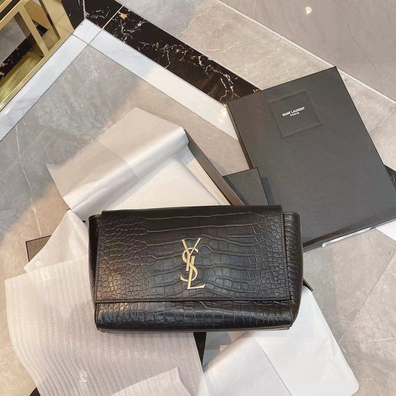 YSL チェーン脇下バッグ【50％割引+送料無料】