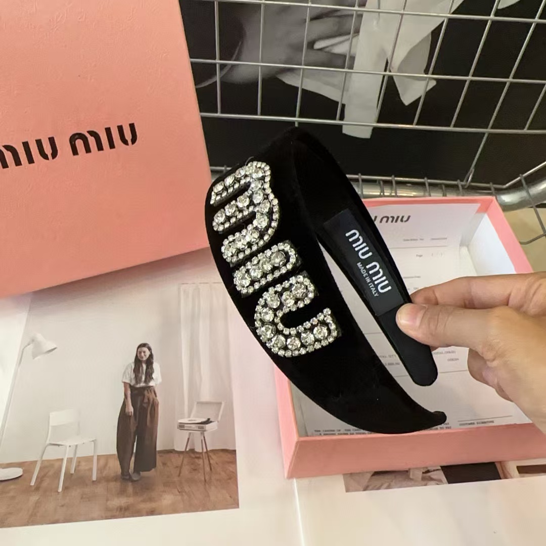 M1UM1U ダイヤモンドレターヘッドバンド【50％割引+送料無料】