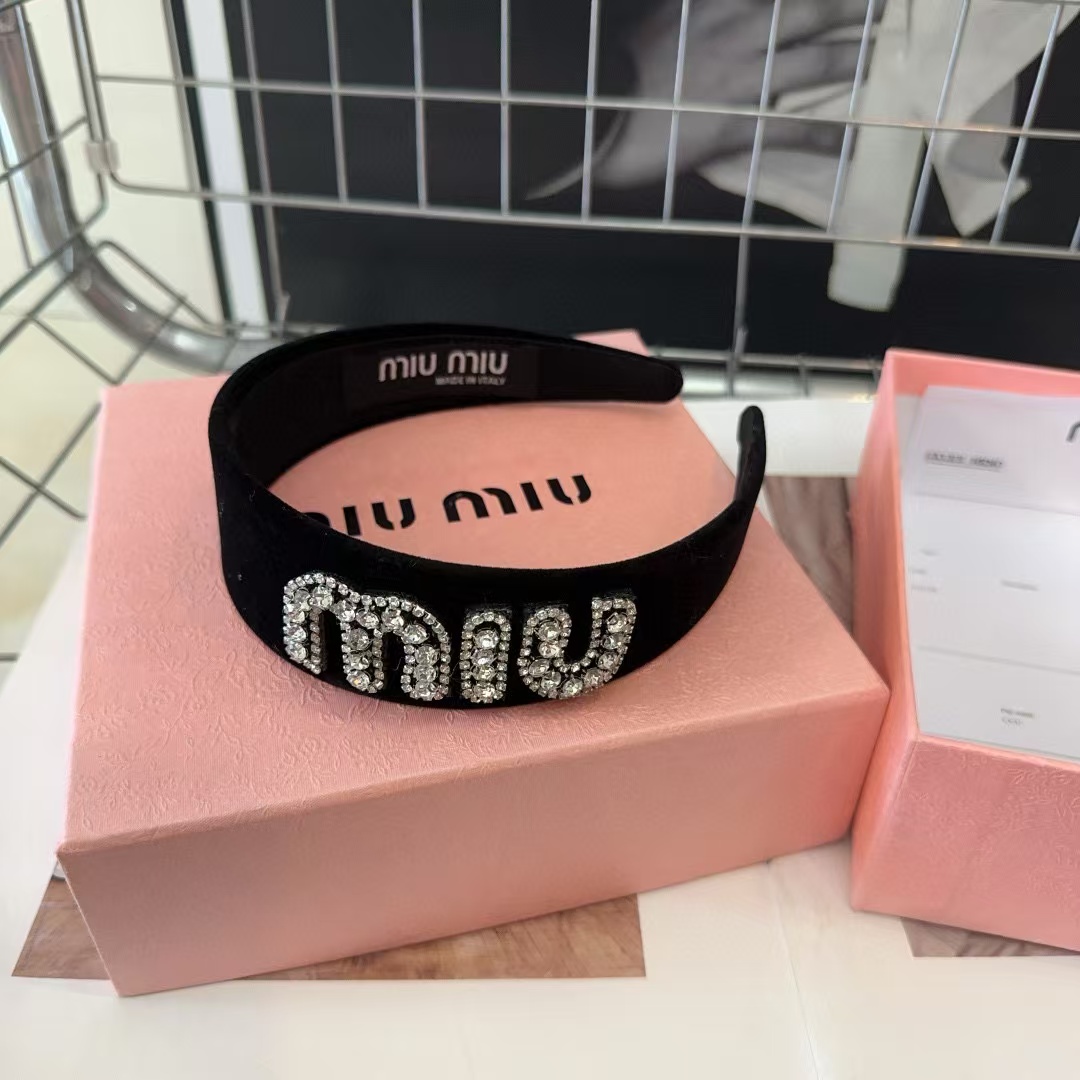 M1UM1U ダイヤモンドレターヘッドバンド【50％割引+送料無料】