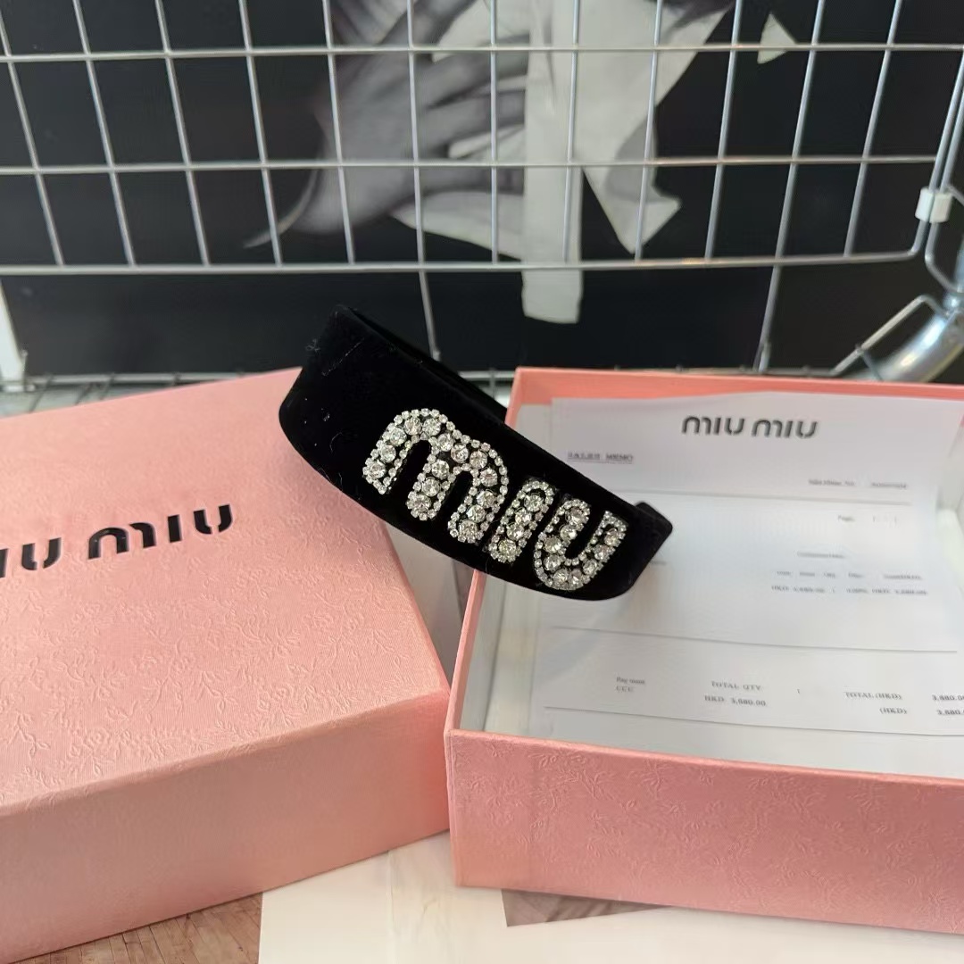 M1UM1U ダイヤモンドレターヘッドバンド【50％割引+送料無料】