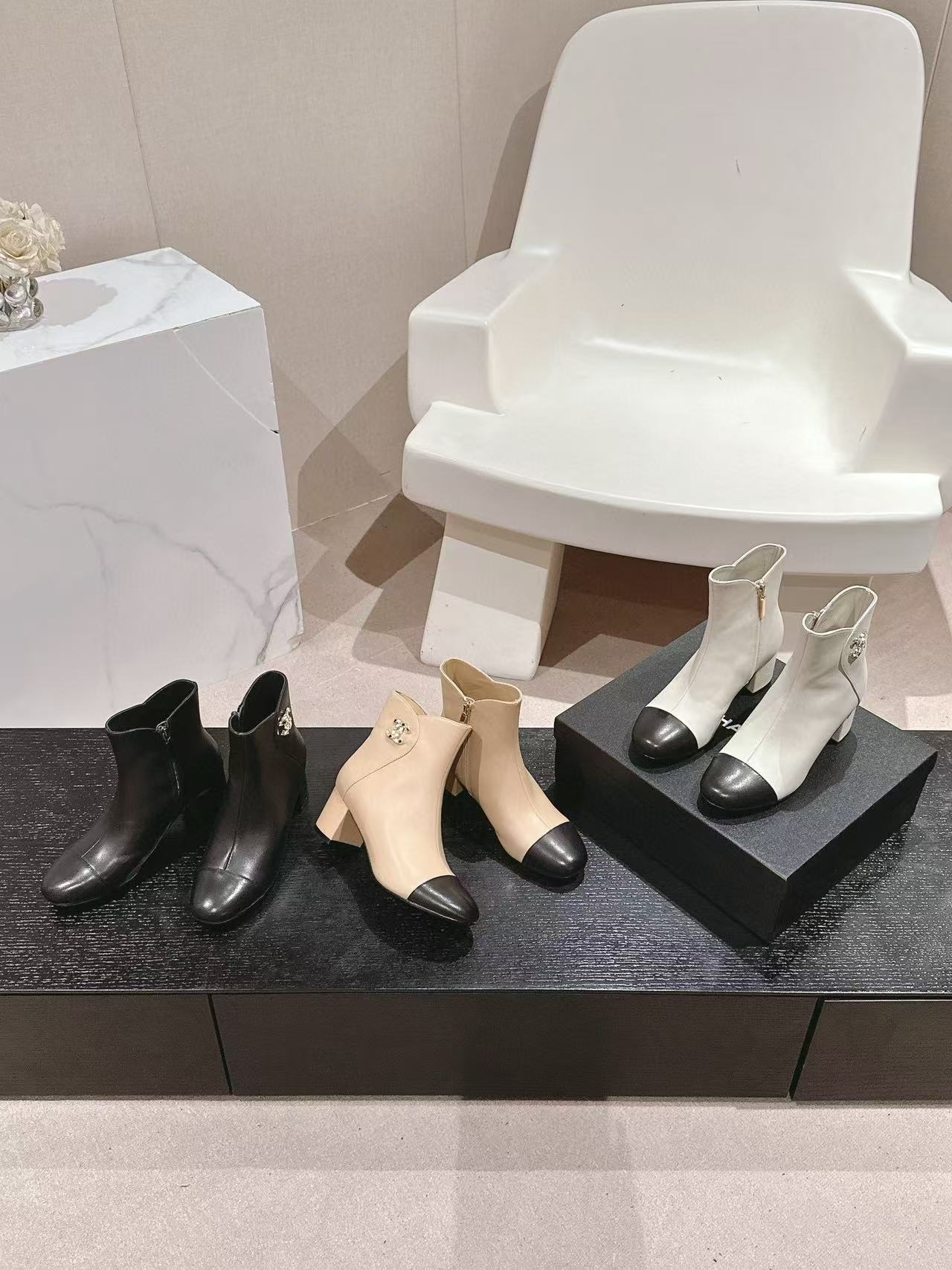 CHANE1 上質な配色ダブルC シンプルシープスキンショートブーツ【50％割引+送料無料】