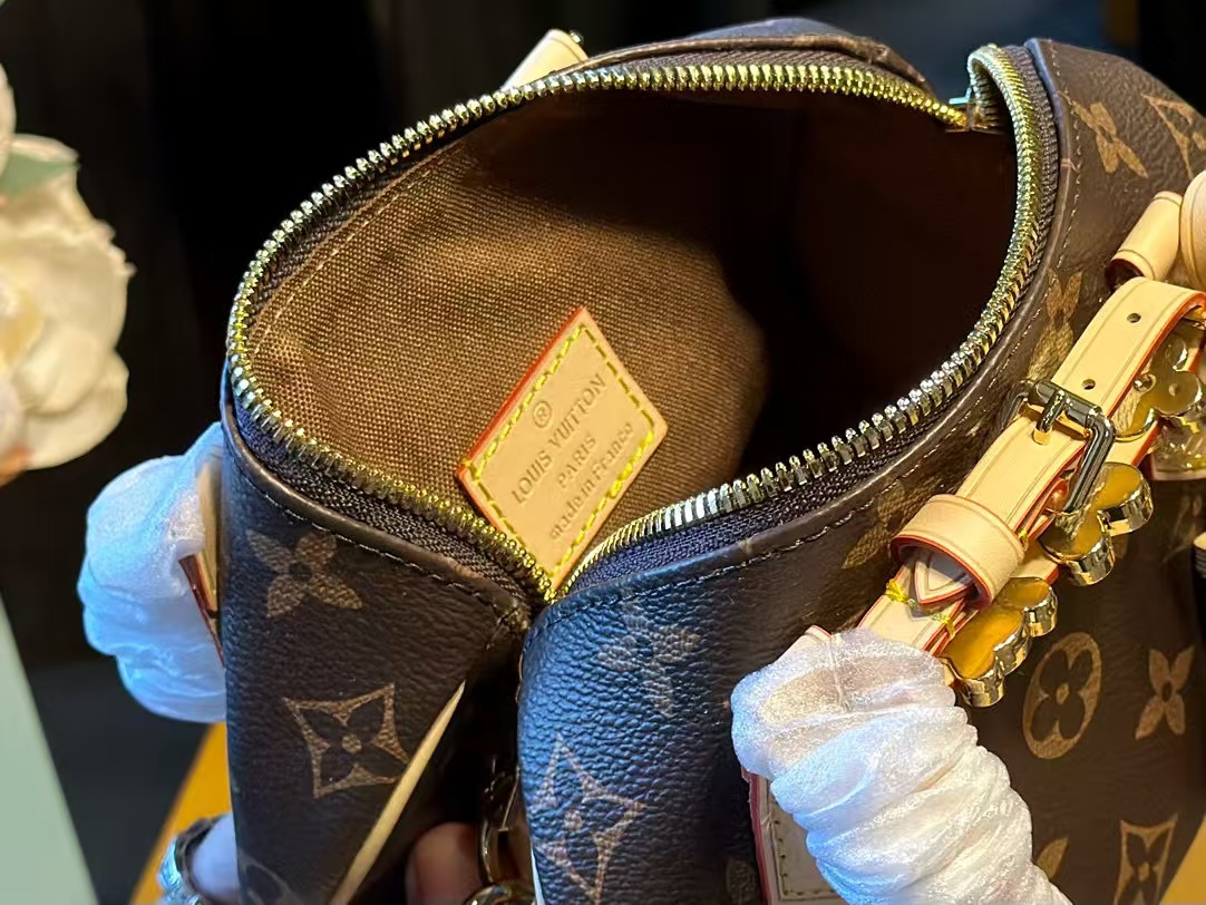 LV老眼ハンドバッグ【50％割引+送料無料】