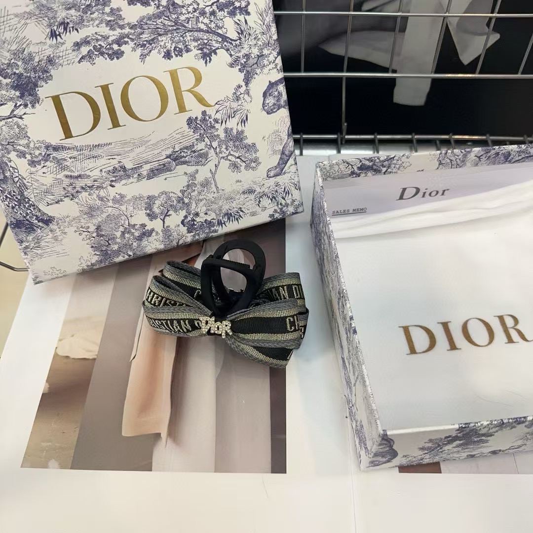 DI0R 老眼レターヘアクリップ【50％割引+送料無料】