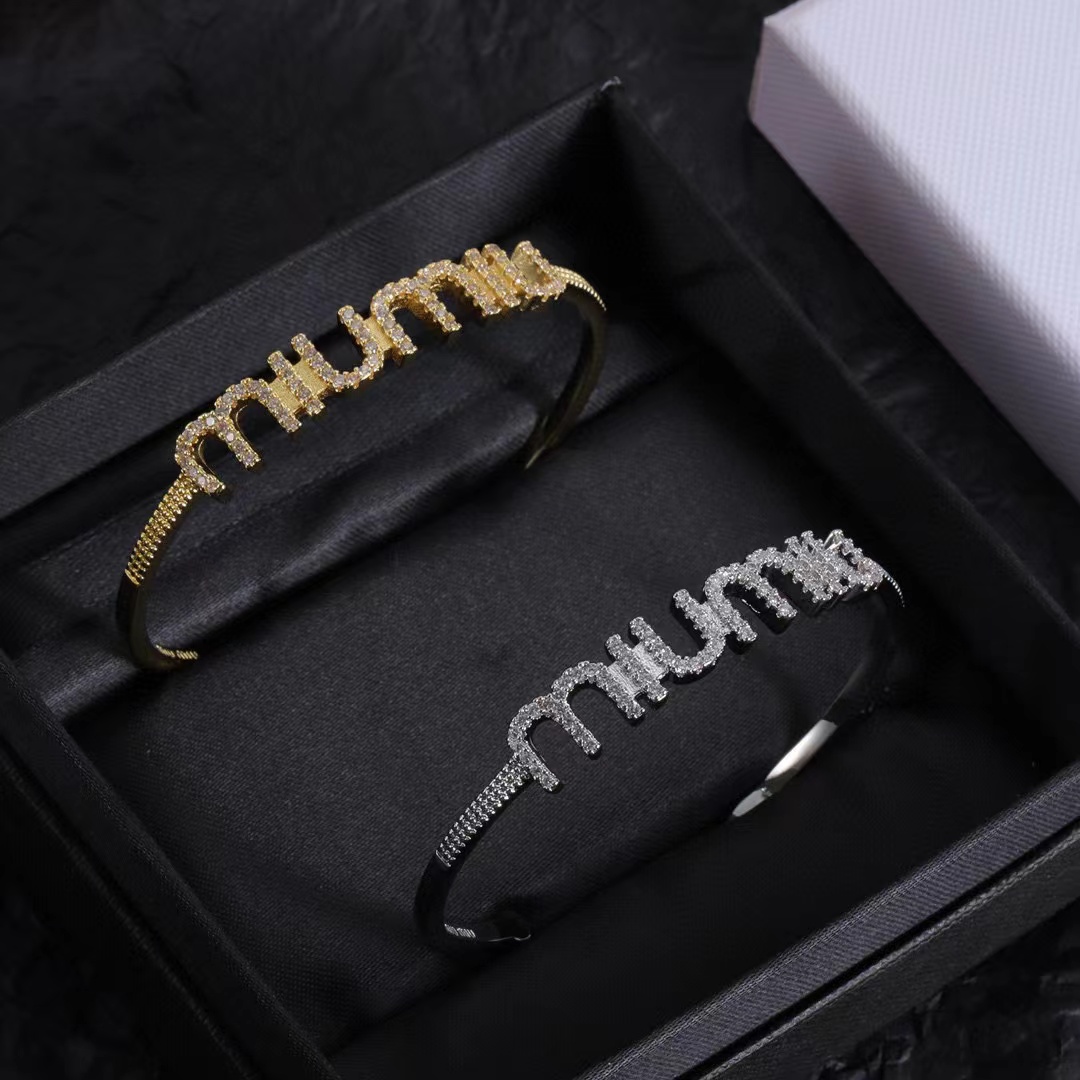 M1UM1U1 ダイヤモンドレターブレスレット【50％割引+送料無料】
