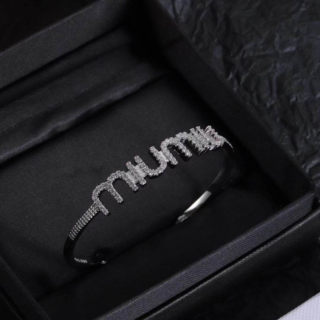 M1UM1U1 ダイヤモンドレターブレスレット【50％割引+送料無料】