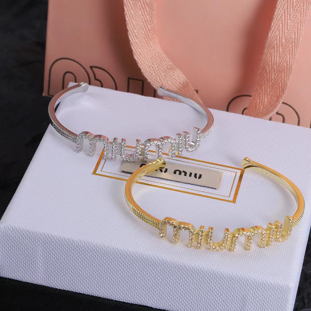 M1UM1U1 ダイヤモンドレターブレスレット【50％割引+送料無料】