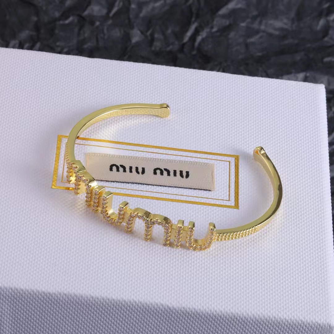 M1UM1U1 ダイヤモンドレターブレスレット【50％割引+送料無料】