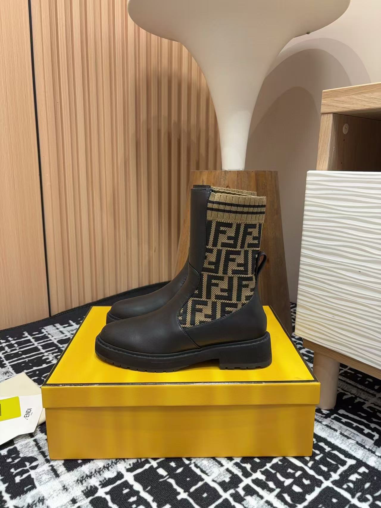 FEND1 高品質シープスキンブーツ【50%割引+送料無料】