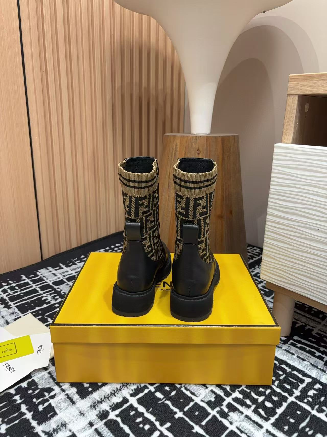 FEND1 高品質シープスキンブーツ【50%割引+送料無料】