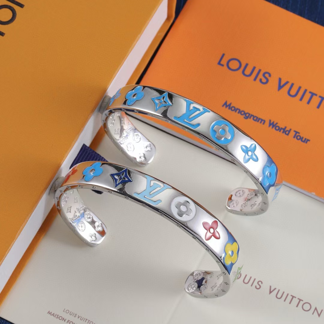 LV 四つ葉のクローバー ブレスレット【50％割引+送料無料】