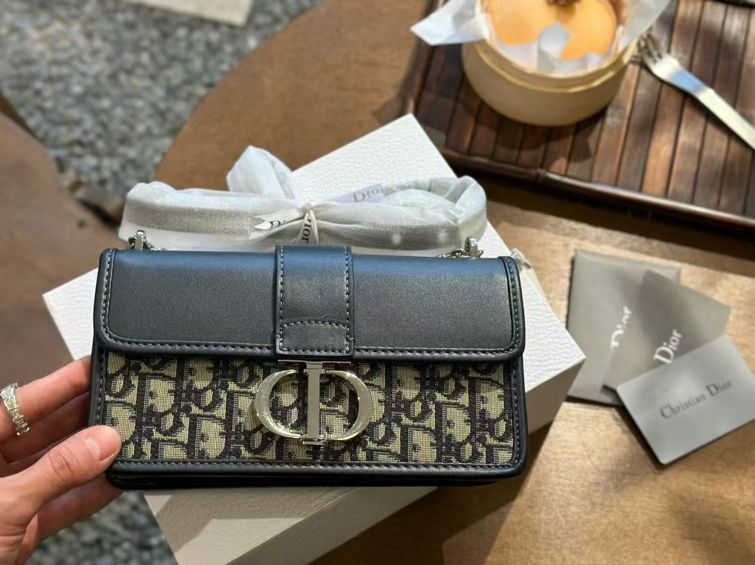 DI0R Montaigne老眼用クロスボディバッグ【50%割引+送料無料】