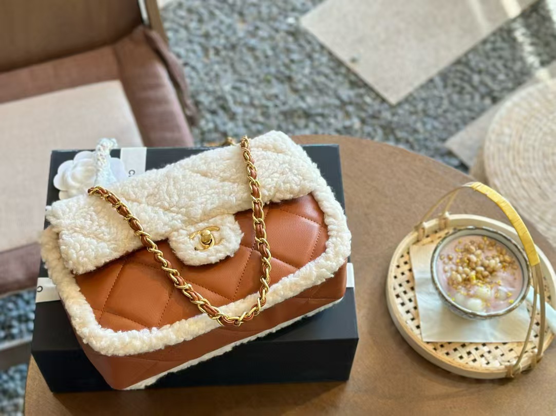 CHANE1 CF ラムウール チェーンバッグ【50％割引+送料無料】