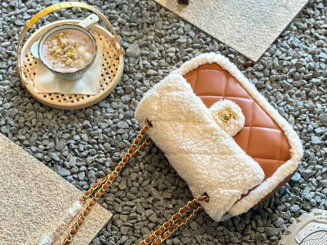 CHANE1 CF ラムウール チェーンバッグ【50％割引+送料無料】