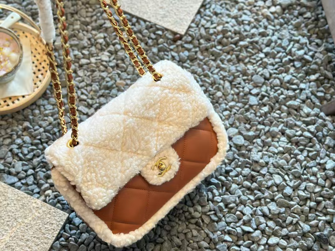 CHANE1 CF ラムウール チェーンバッグ【50％割引+送料無料】