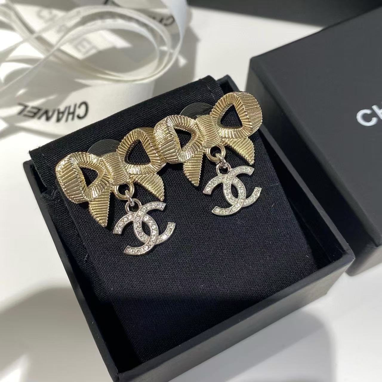 CHANE1 ダブル C ダイヤモンド ボウ イヤリング【50％割引+送料無料】
