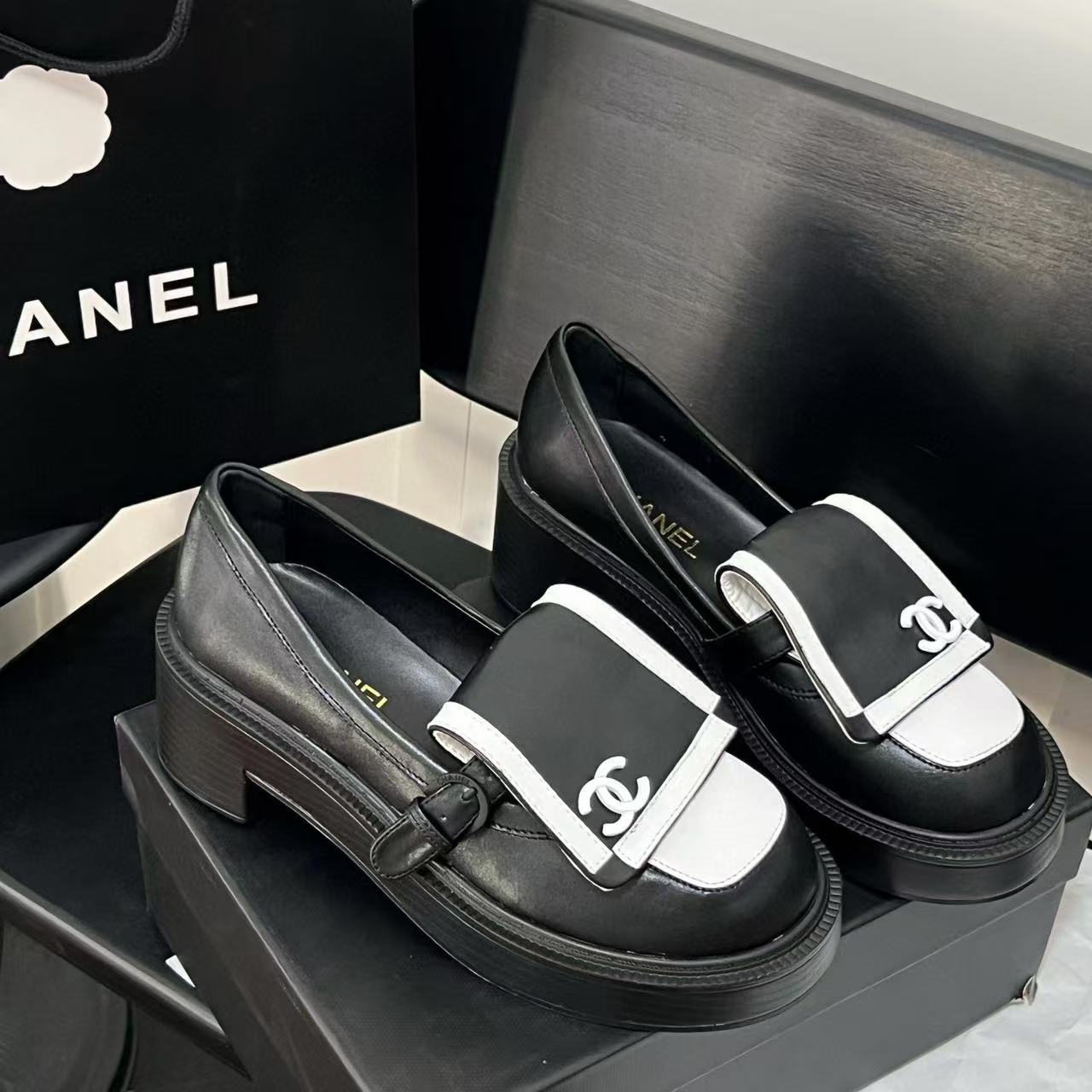 CHANE1 白黒パンダローファー【50％割引+送料無料】