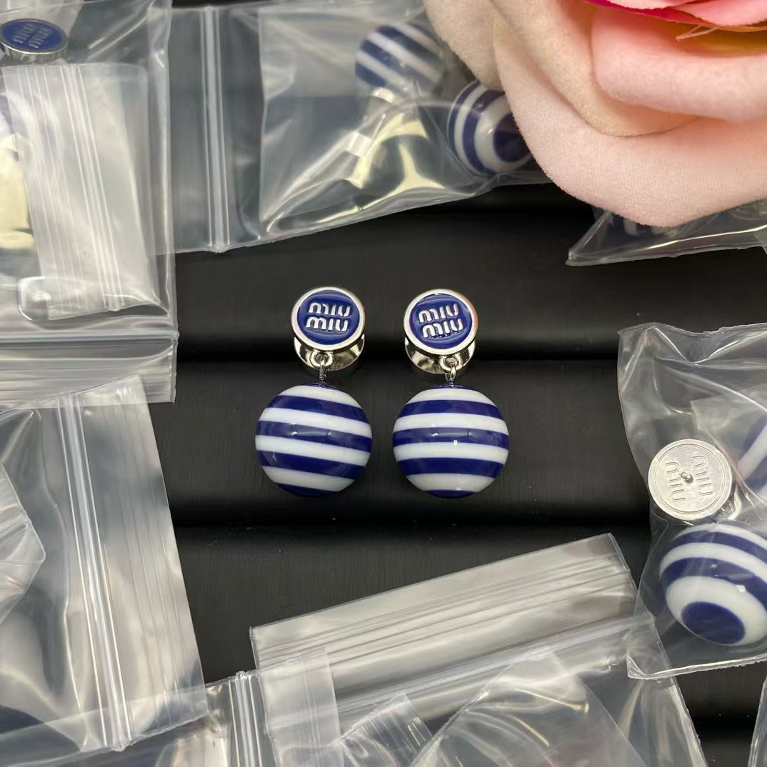 M1UM1U ストライプ ラウンド イヤリング【50％割引+送料無料】