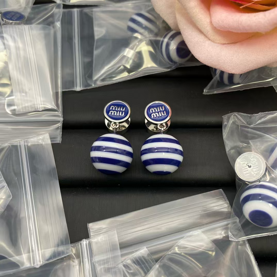 M1UM1U ストライプ ラウンド イヤリング【50％割引+送料無料】