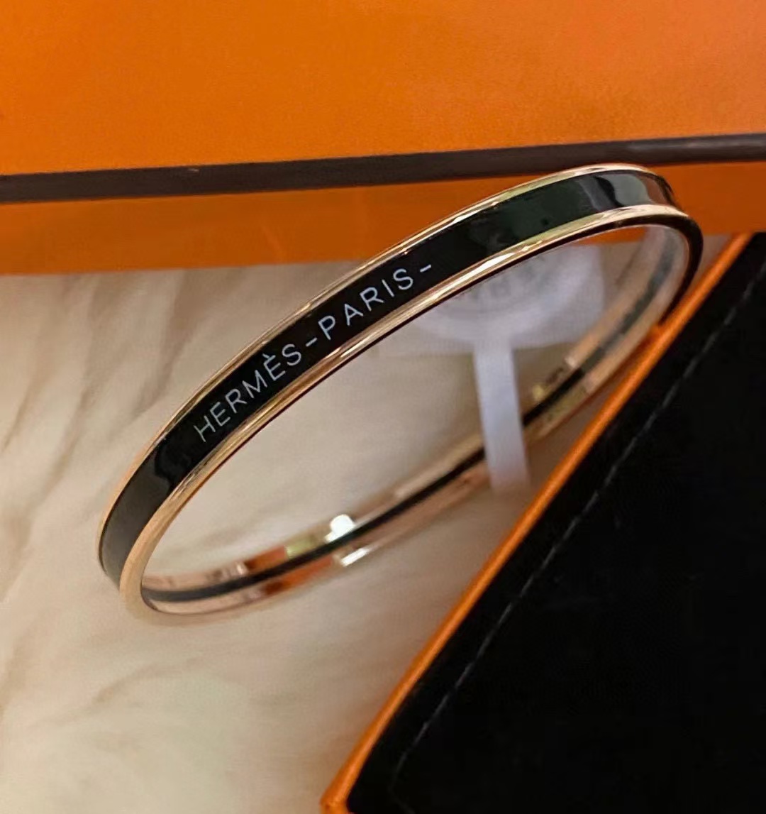 HERME5 エナメル文字ブレスレット【50％割引+送料無料】