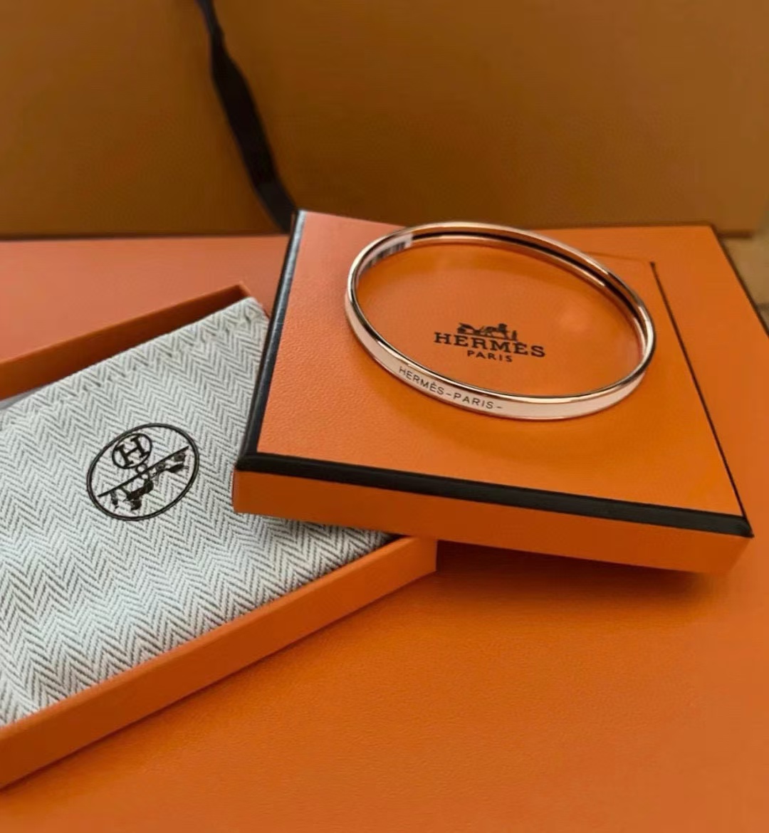 HERME5 エナメル文字ブレスレット【50％割引+送料無料】