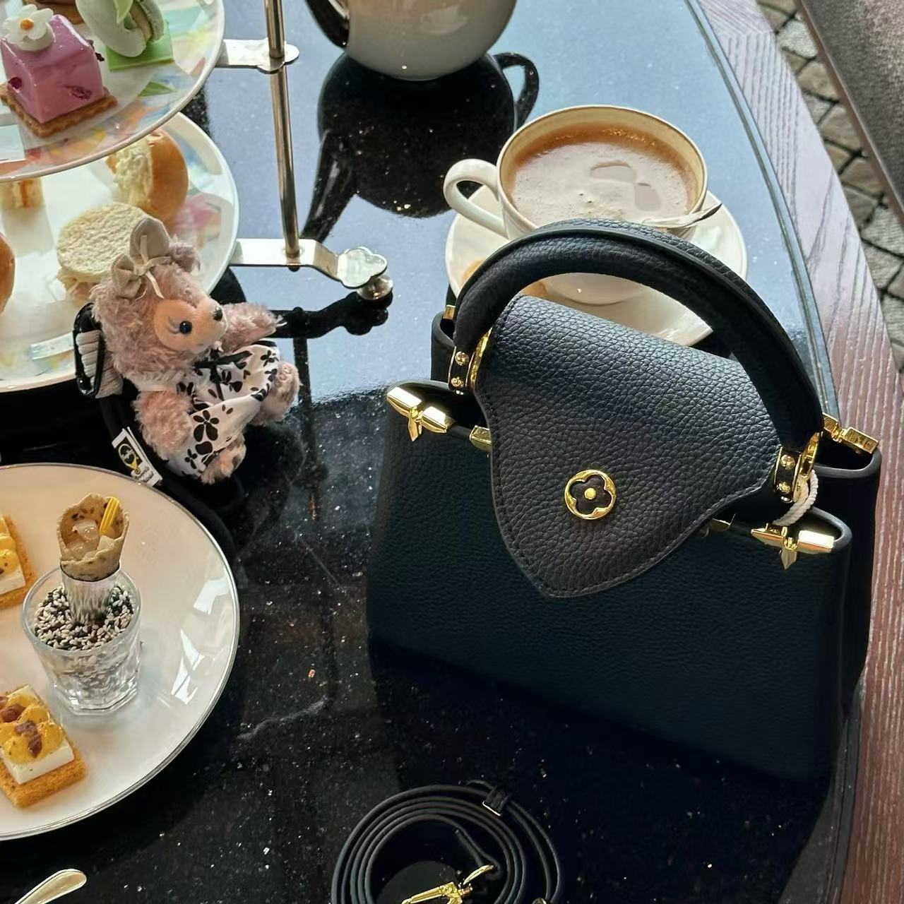 LV Capucines牛革ハンドバッグ【 50％割引+送料無料】