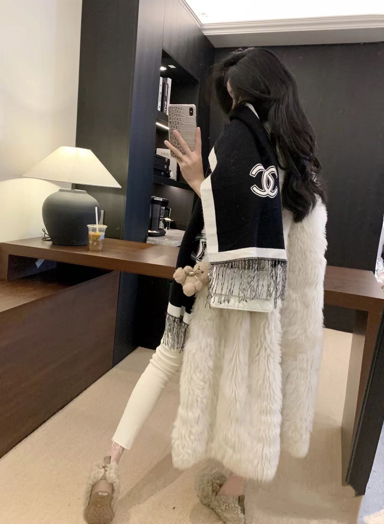 CHANE1 ダブルC 大きなロゴ文字入りカシミヤスカーフ【50％割引+送料無料】