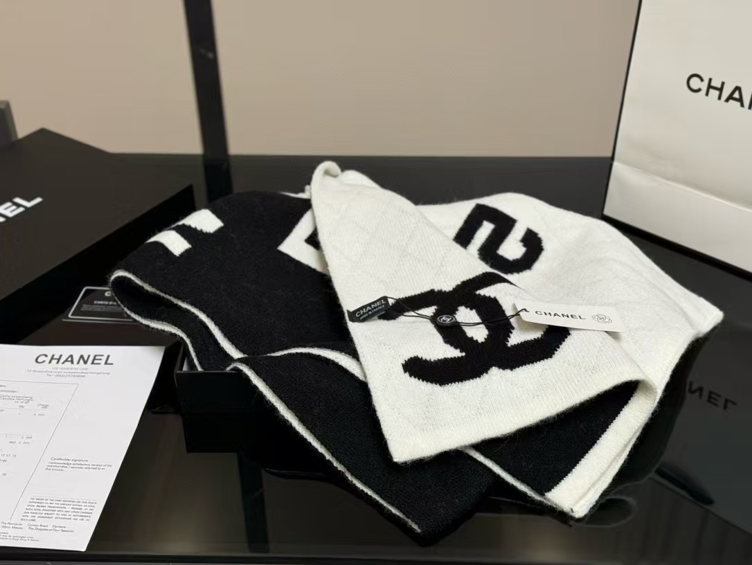 CHANE1 ダブルC 大きなロゴ文字入りカシミヤスカーフ【50%割引+送料無料】