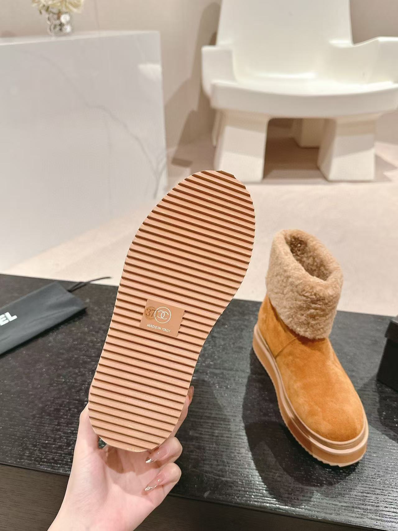 CHANE1シンプルレタードのラムウールショートブーツ【50％割引+送料無料】