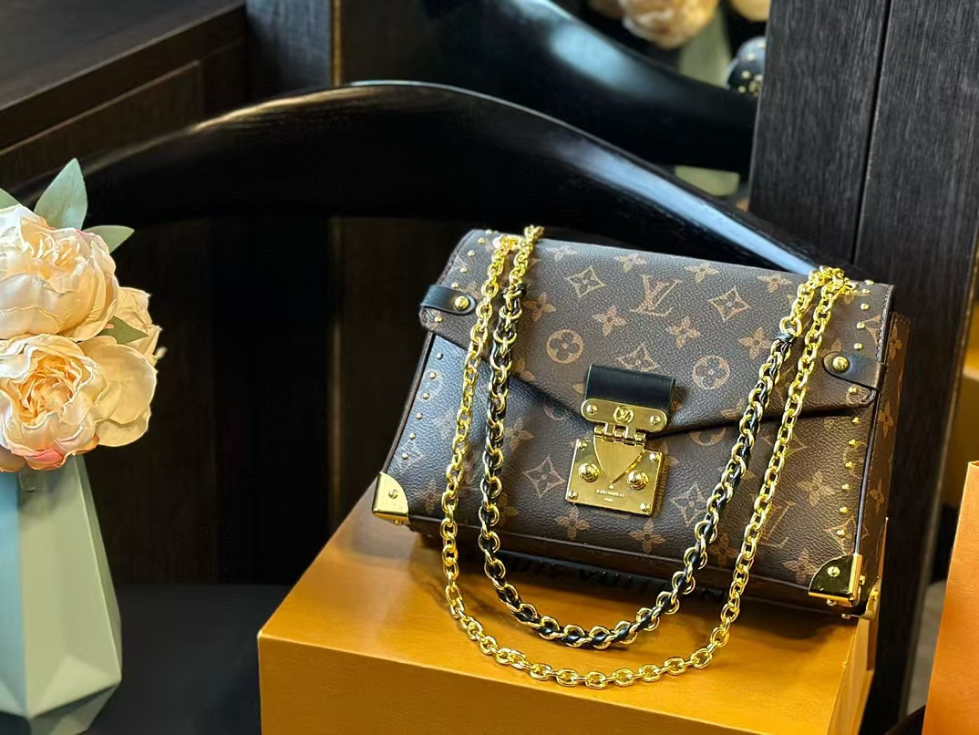 LV チェーン老眼脇用バッグ【 50％割引+送料無料】