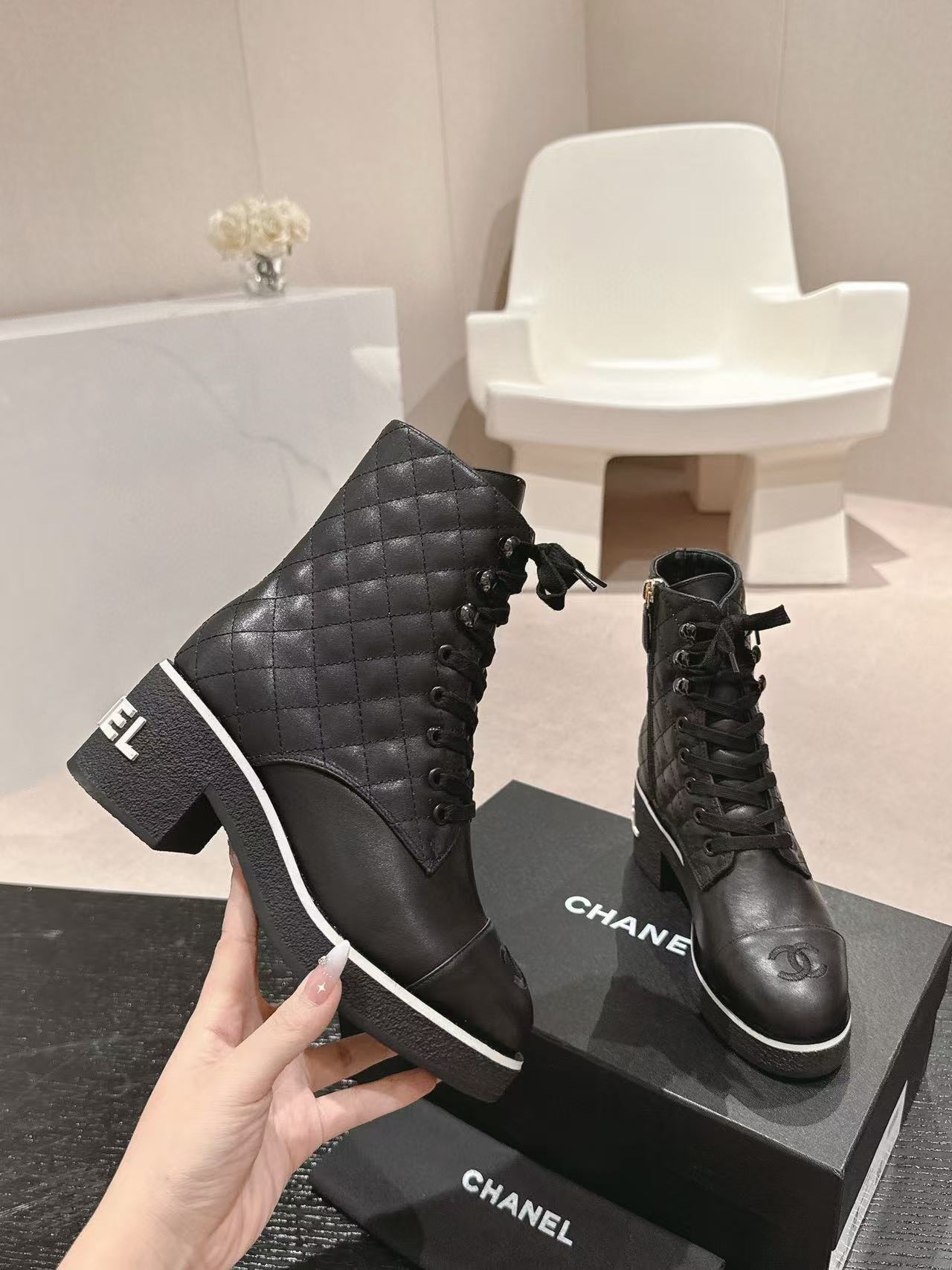 CHANE1 高品質レースアップローヒールブーツ【50％割引+送料無料】