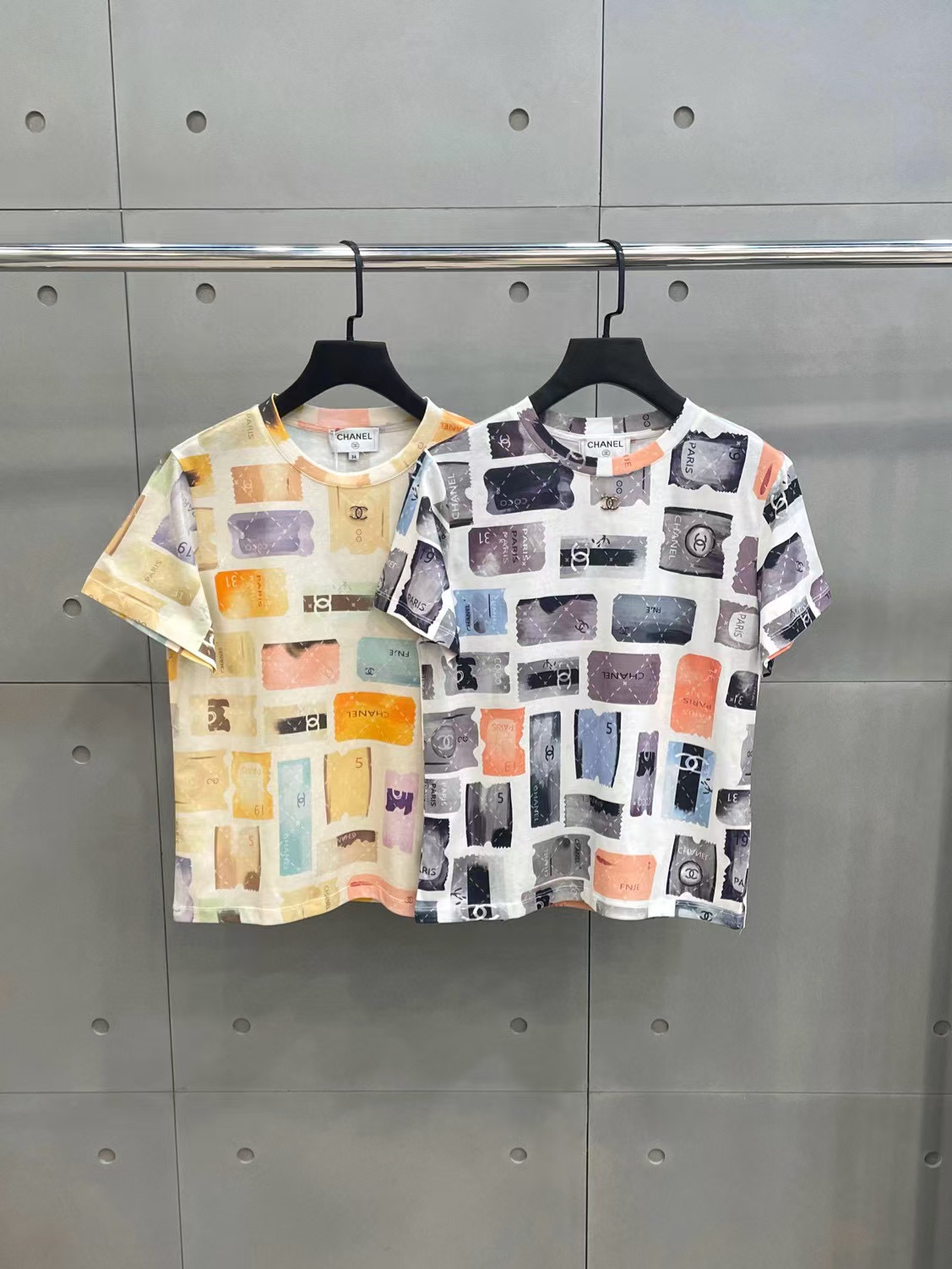 CHANE1フォーマット カラーブロック立体レターTシャツ【50％割引+送料無料】