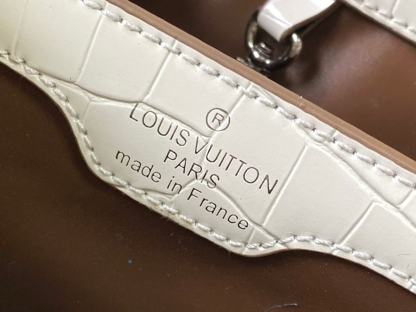 LV Capucines BBワニ革ハンドバッグ【50％割引+送料無料】