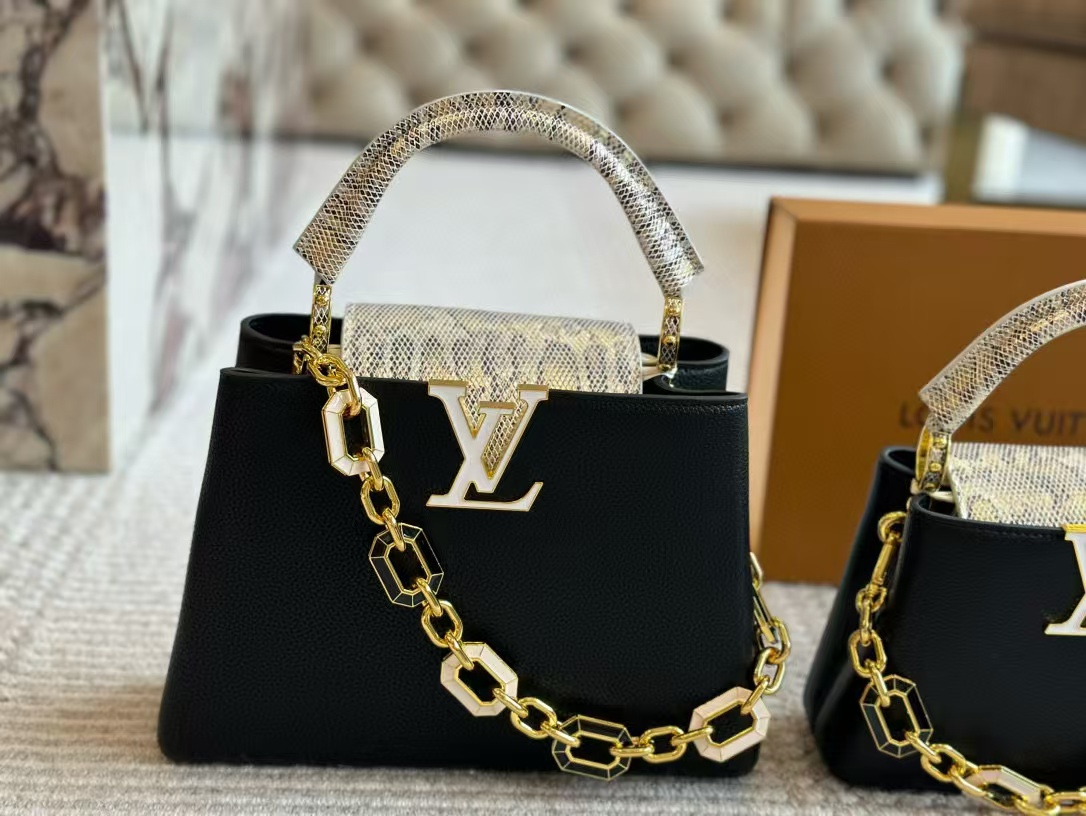 LV Capucinesハードウェアバックルハンドバッグ【50％割引+送料無料】