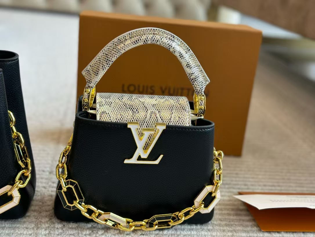 LV Capucinesハードウェアバックルハンドバッグ【50％割引+送料無料】