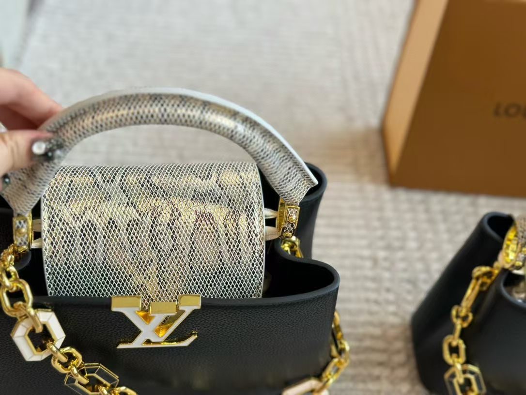 LV Capucinesハードウェアバックルハンドバッグ【50％割引+送料無料】