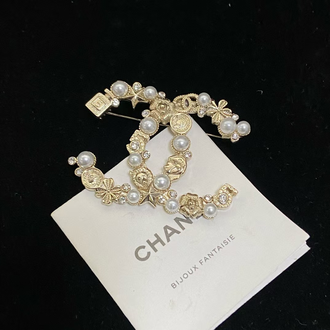 CHANE1 ダブルCパールブローチ【50％割引+送料無料】