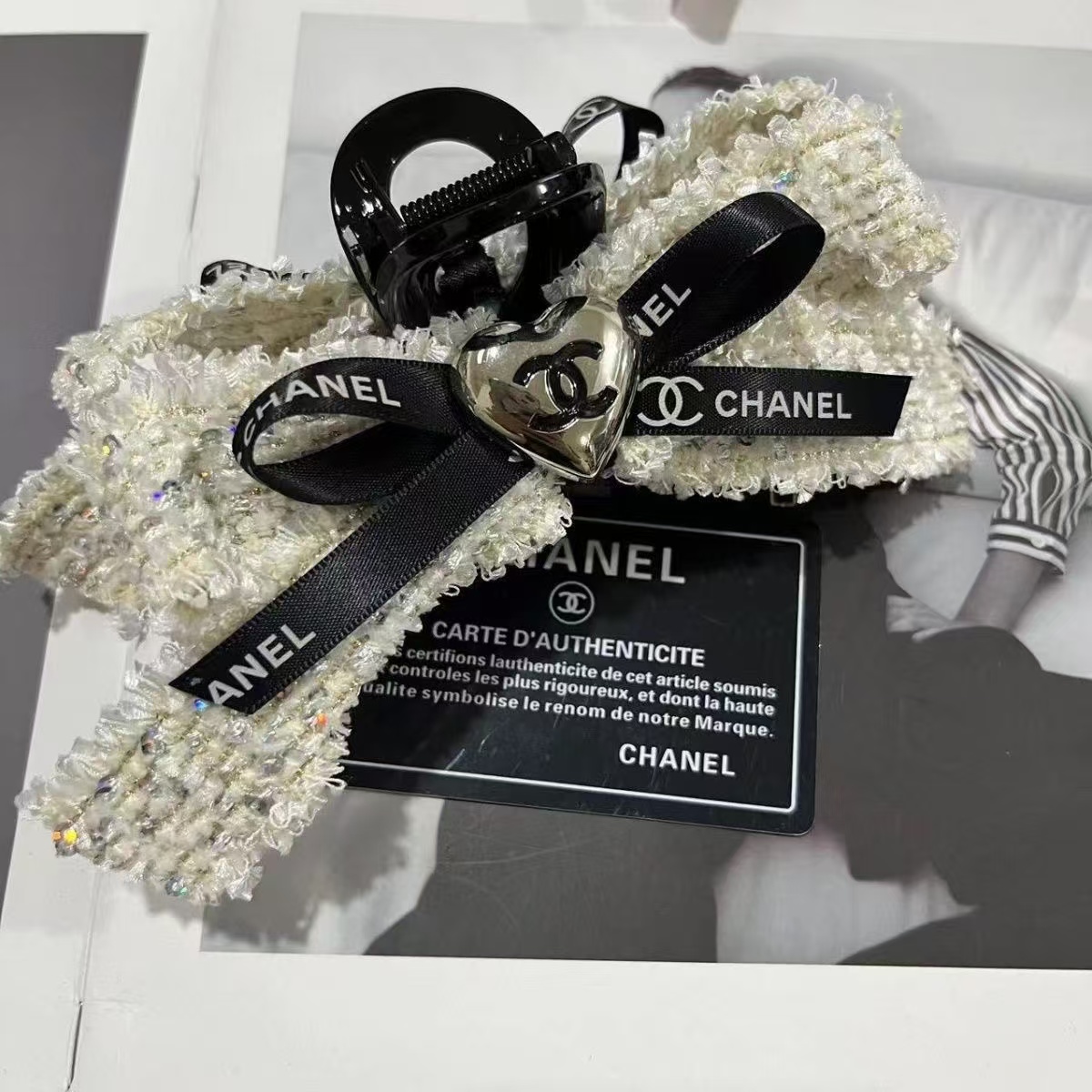 CHANE1 ダブルCロゴ ピーチハート ヘアクリップ【50％割引+送料無料】
