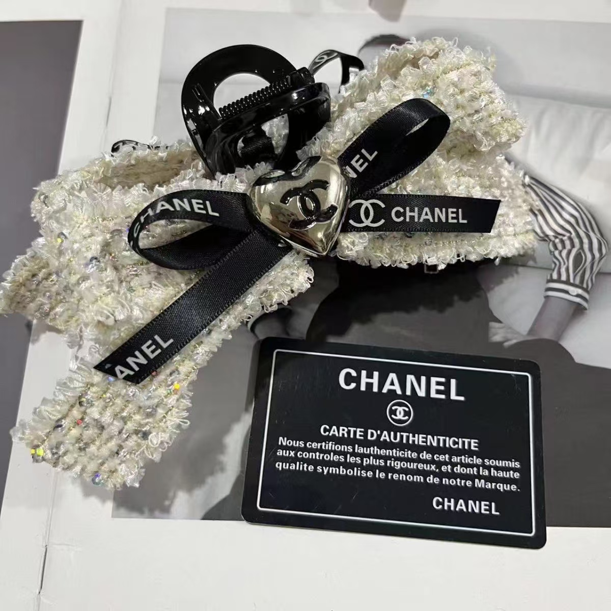 CHANE1 ダブルCロゴ ピーチハート ヘアクリップ【50％割引+送料無料】