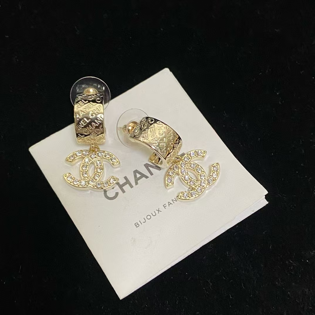CHANE1 ダブルCレターハーフサークルピアス【50％割引+送料無料】