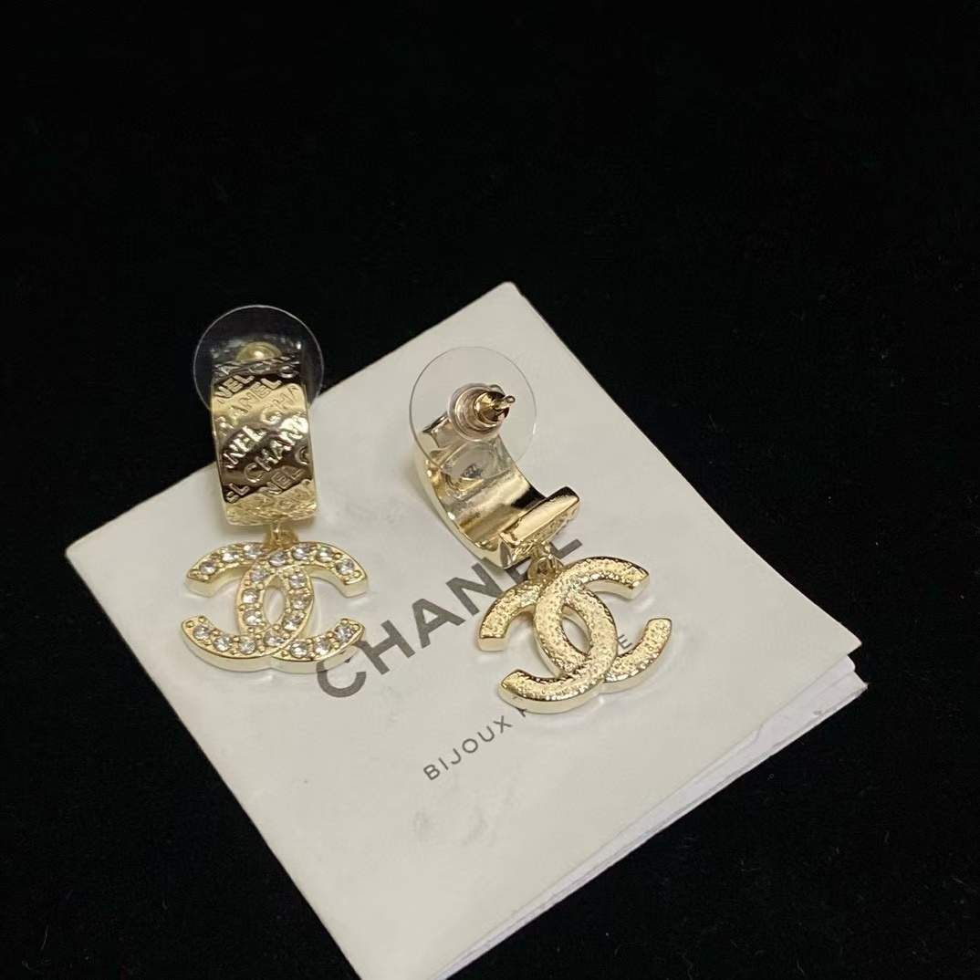 CHANE1 ダブルCレターハーフサークルピアス【50％割引+送料無料】