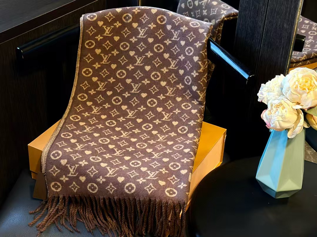 LV 四つ葉のクローバー タッセル カシミヤスカーフ【50％割引+送料無料】