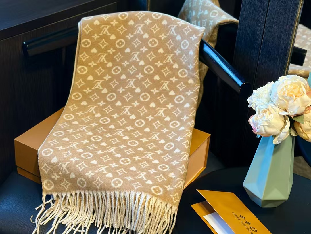 LV 四つ葉のクローバー タッセル カシミヤスカーフ【50％割引+送料無料】