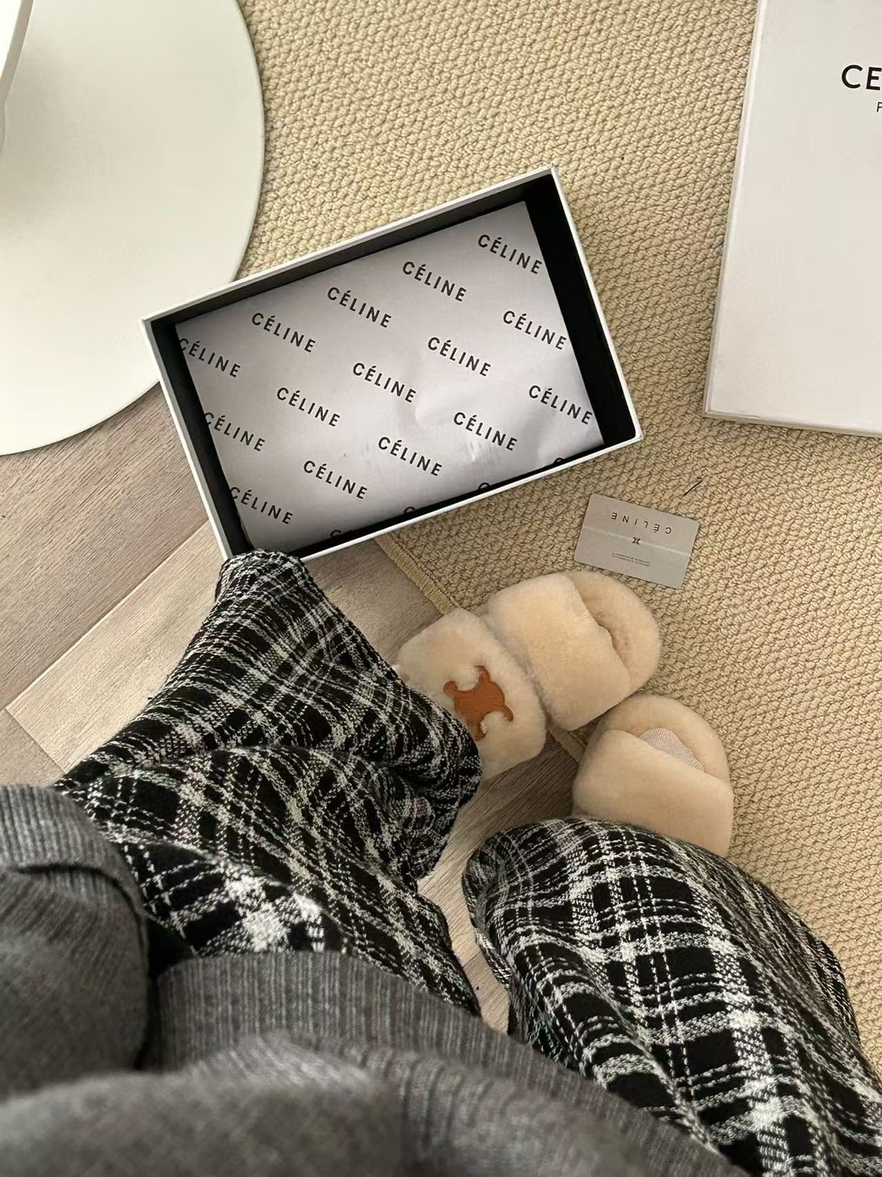 CEL1NE 高品質凱旋門毛皮スリッパ【50％割引+送料無料】