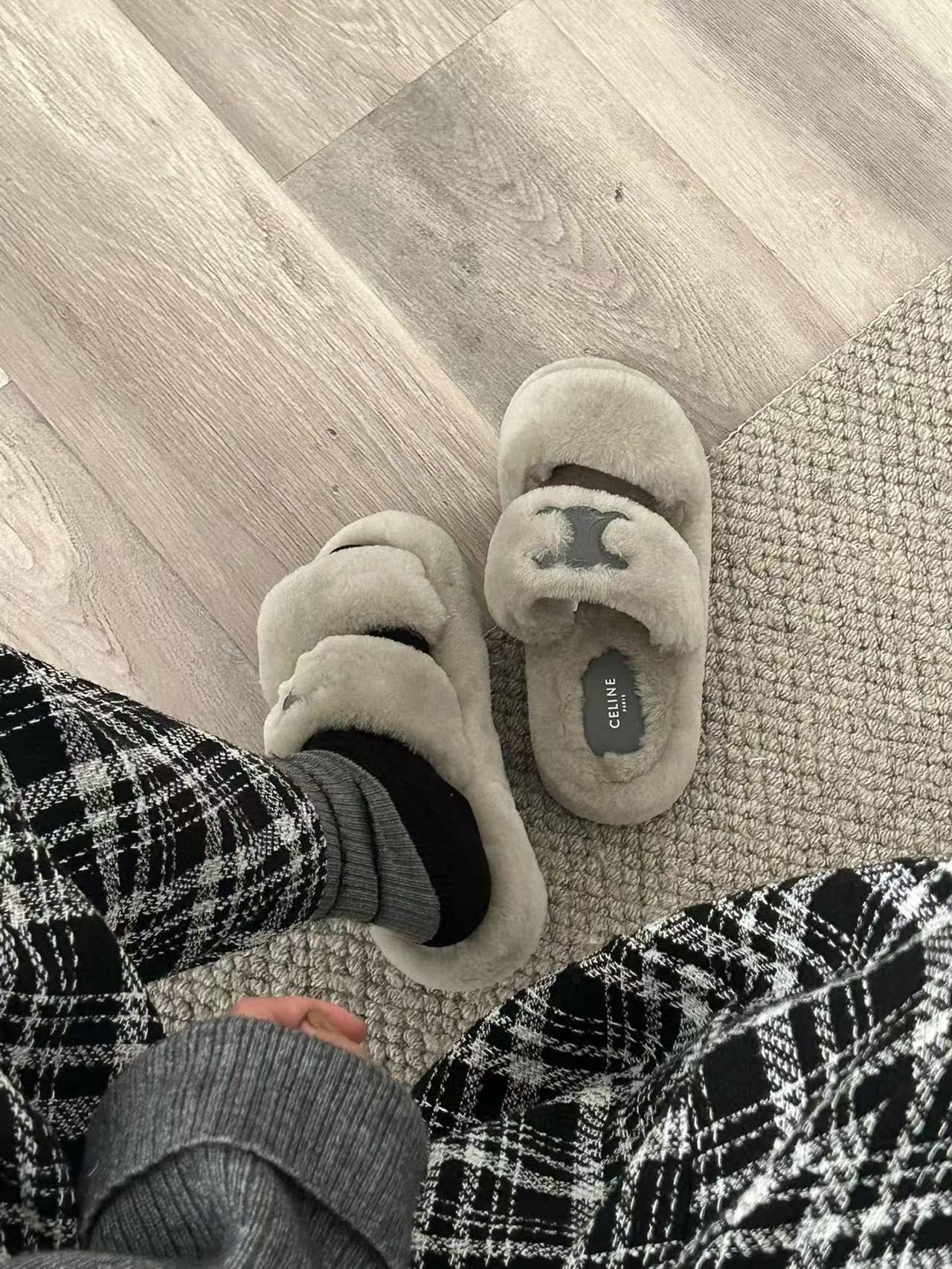 CEL1NE 高品質凱旋門毛皮スリッパ【50%割引+送料無料】