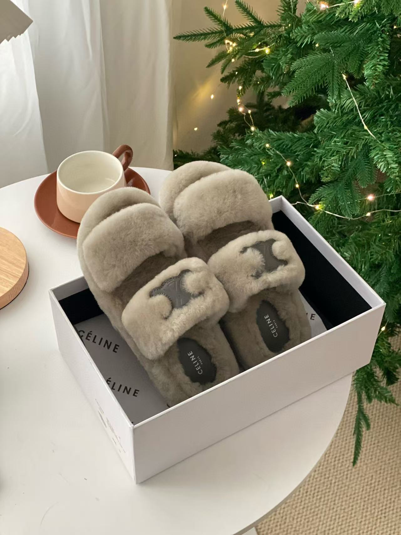 CEL1NE 高品質凱旋門毛皮スリッパ【50%割引+送料無料】