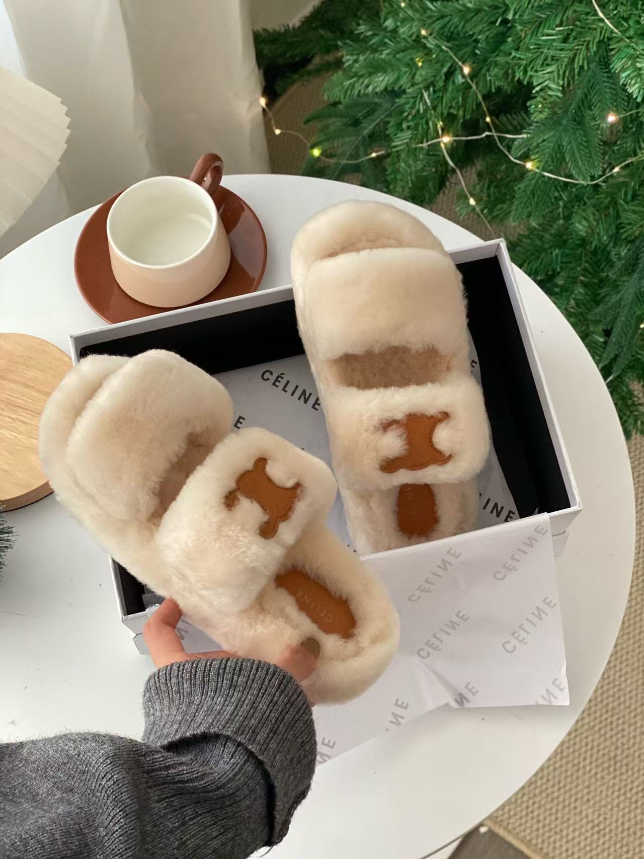 CEL1NE 高品質凱旋門毛皮スリッパ【50%割引+送料無料】
