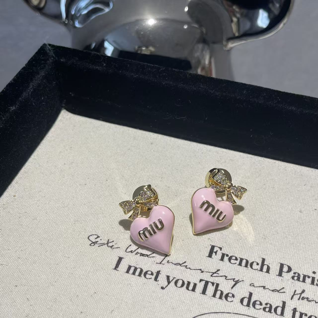 M1UM1U ハートボウピアス【50％割引+送料無料】