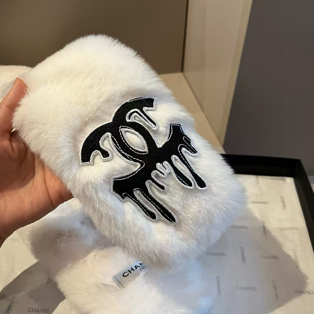 CHANE1 ダブル C ラージ ロゴ ファーリー スカーフ【50％割引+送料無料】