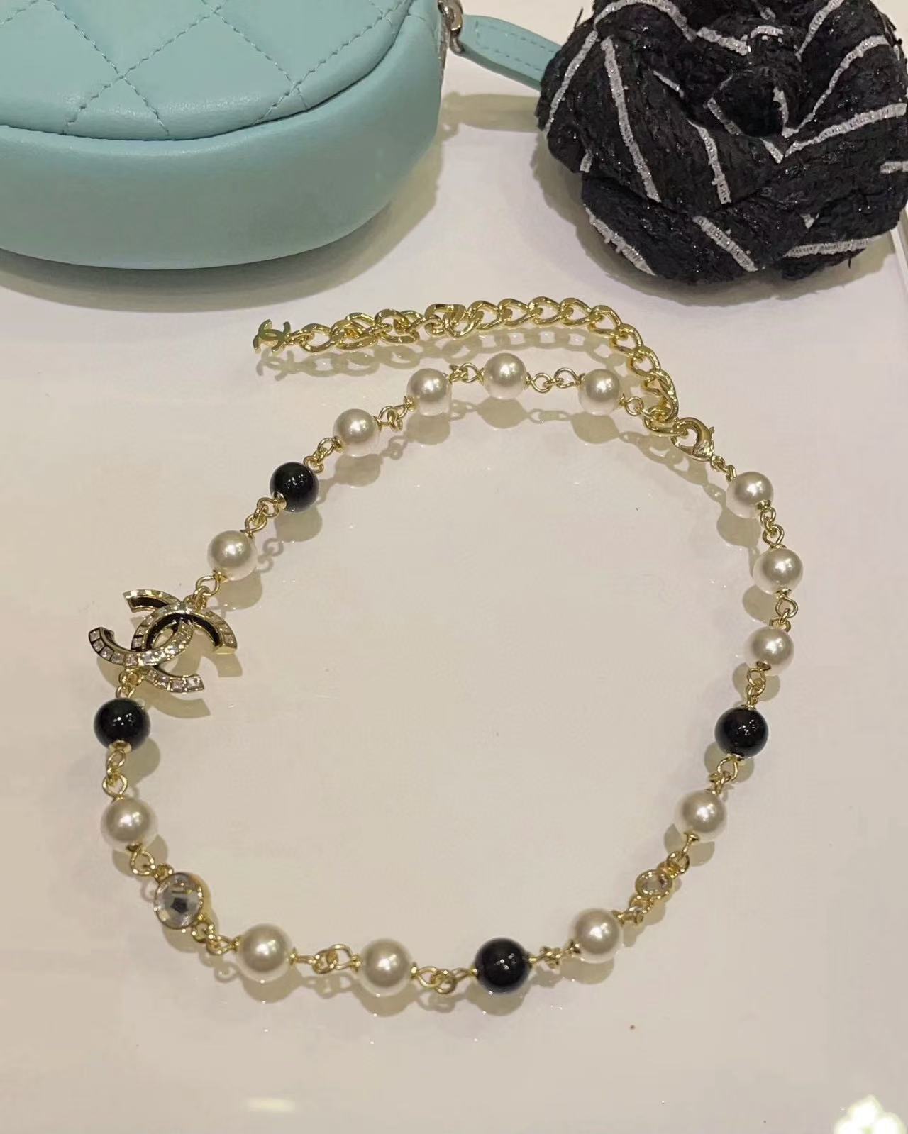 CHANE1 ブラックエナメルラインストーンダブルCパールネックレス【50％割引+送料無料】