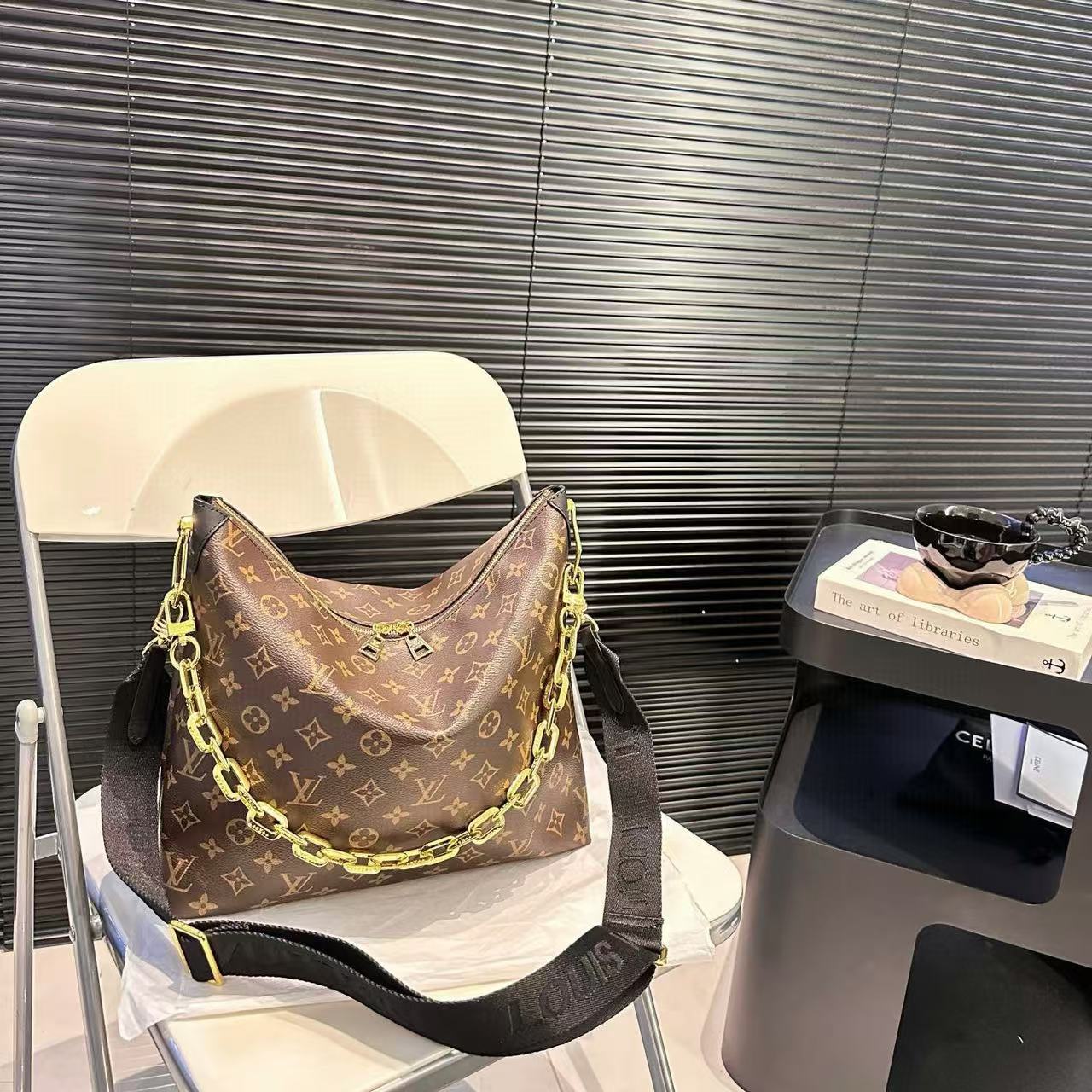 LV チェーン老眼ショルダークロスボディバッグ【50％割引+送料無料】